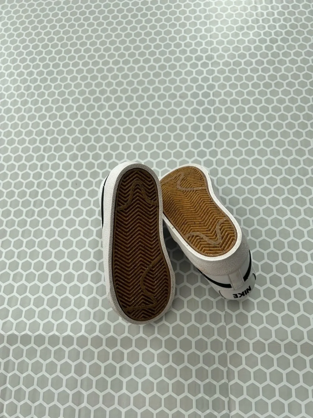Nike Kids White and Black High-Top Sneakers. Size 7C
